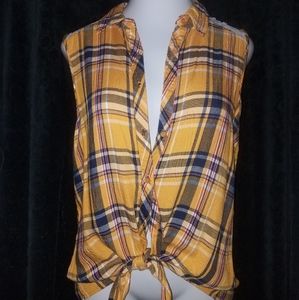 3 for $15 Sleeveless front tie with lace. Rue21 XL